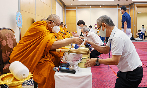 กรุงเทพประกันภัยทำบุญเพื่อความเป็นสิริมงคลในวาระครบรอบ 75 ปี