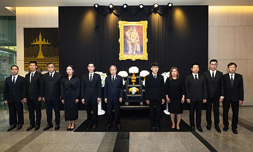 จัดพิธีถวายสักการะพระฉายาลักษณ์ สมเด็จพระบรมราชชนนีพันปีหลวง