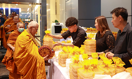  จัดพิธีบำเพ็ญกุศล 100 วันอุทิศถวายแด่สมเด็จพระบรมราชชนนีพันปีหลวง 